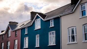 Façades colorées des bâtiments de Dingle